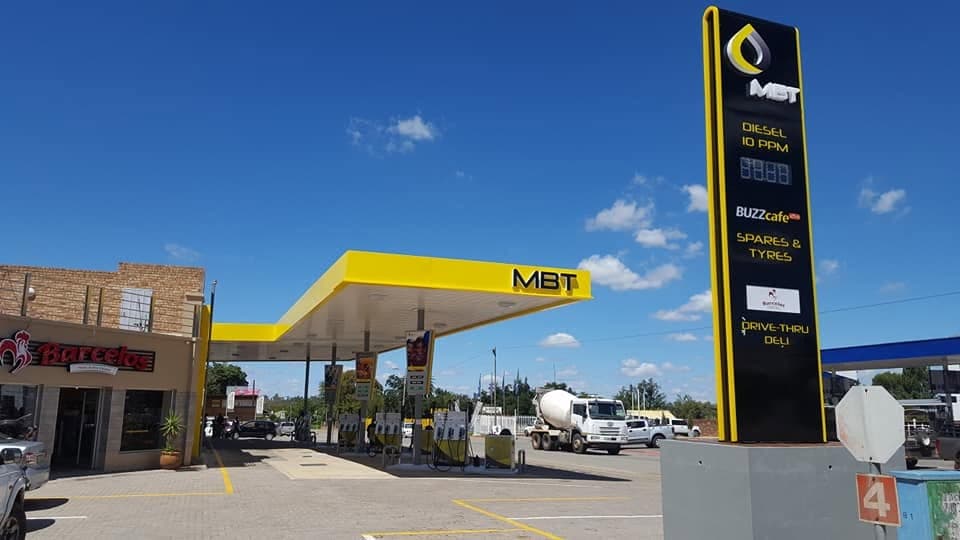 MBT Poppys Ventersdorp fuel station canopy during the day